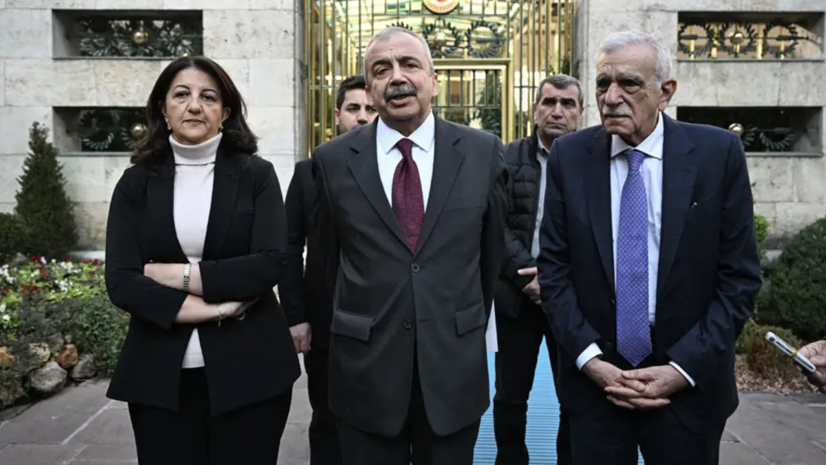 SIRRI SÜREYYA ÖNDER, İKİNCİ İMRALI GÖRÜŞMESİ İÇİN BAŞVURU TARİHİ VERDİ